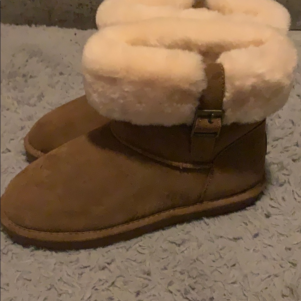 Brown fur boots